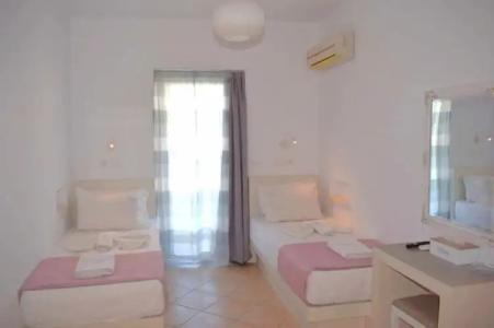 Virginia Studios - 47