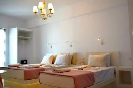 Virginia Studios - 24