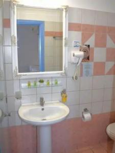 Virginia Studios - 9