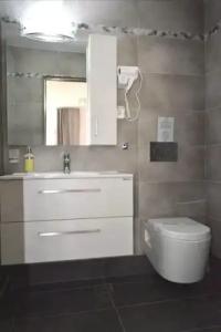 Virginia Studios - 22