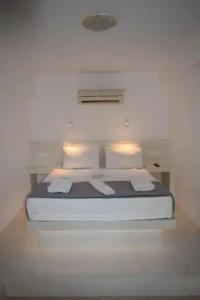 Virginia Studios - 3