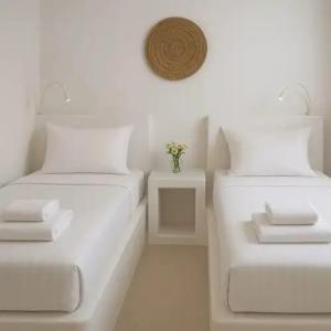 Virginia Studios - 32