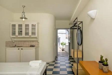 Onar and Suites - 111