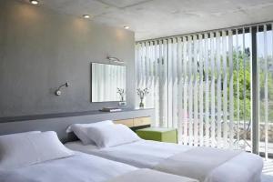 Leivatho Hotel, Svoronata