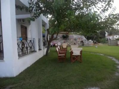 Pleoussa Studio and Apartments - 8