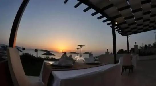 Veltur Small Beach - 1