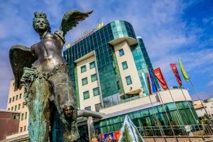 Diplomat Plaza Hotel & Resort