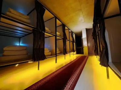 Karvi Hostel & Suites - 36