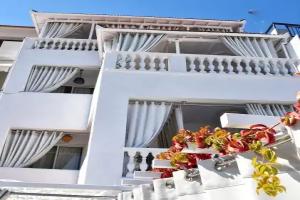 Angelos Design Suites, Alonnisos town