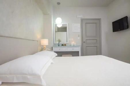 Innaxos Studios, Grotta Area, Naxos Town - 5