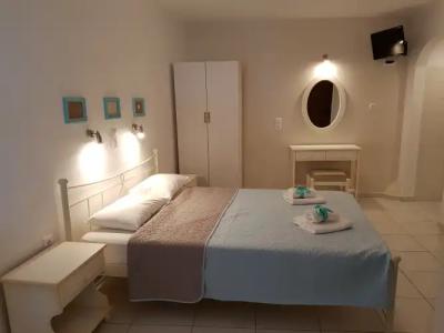 Petros Studios & Suites - 29