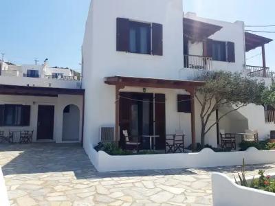 Petros Studios & Suites - 27