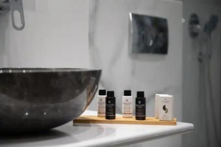 Petros Studios & Suites - 144