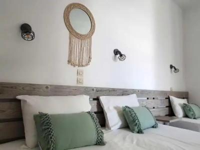 Petros Studios & Suites - 45