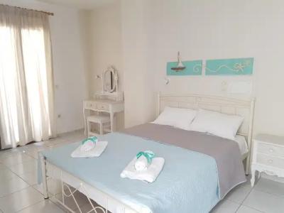 Petros Studios & Suites - 15