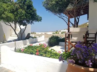 Petros Studios & Suites - 28