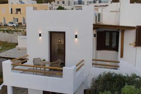 Petros Studios & Suites - 163