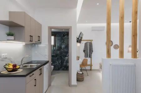 Petros Studios & Suites - 212