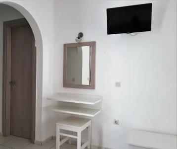 Petros Studios & Suites - 31