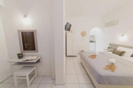 Petros Studios & Suites - 62