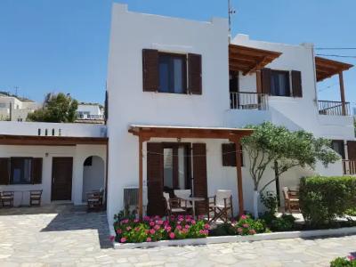 Petros Studios & Suites - 13