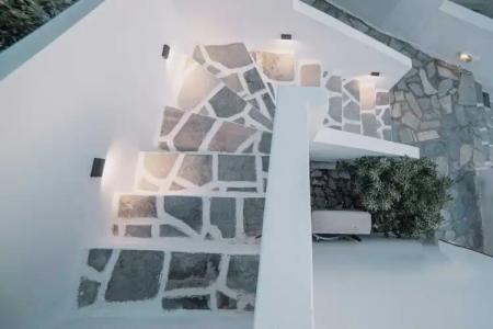 Petros Studios & Suites - 205