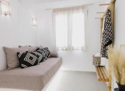 Petros Studios & Suites - 191