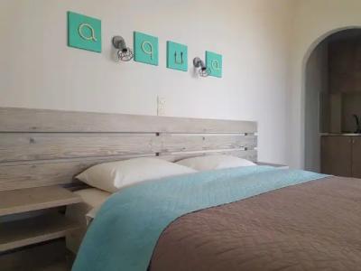 Petros Studios & Suites - 22