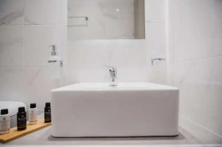 Petros Studios & Suites - 66