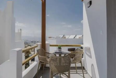 Petros Studios & Suites - 201