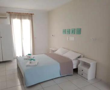 Petros Studios & Suites - 1