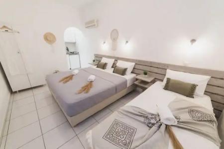 Petros Studios & Suites - 61