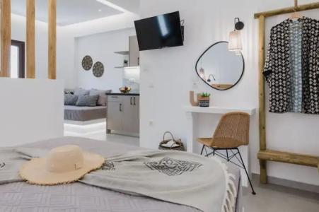 Petros Studios & Suites - 213