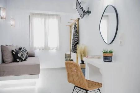 Petros Studios & Suites - 195