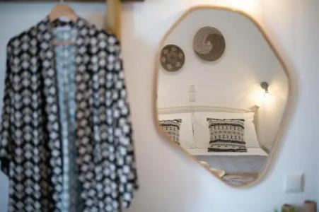 Petros Studios & Suites - 86