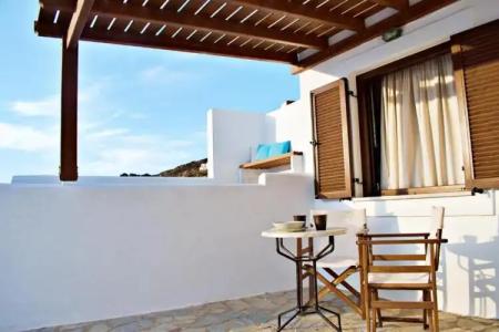 Petros Studios & Suites - 104