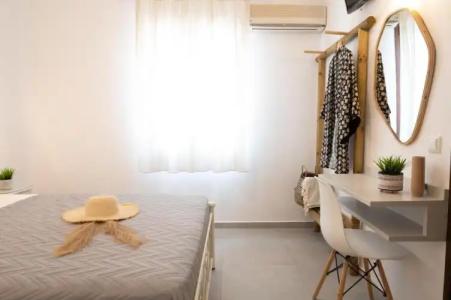 Petros Studios & Suites - 84