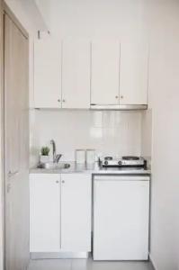 Petros Studios & Suites - 69