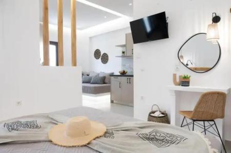 Petros Studios & Suites - 134