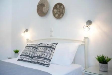 Petros Studios & Suites - 88