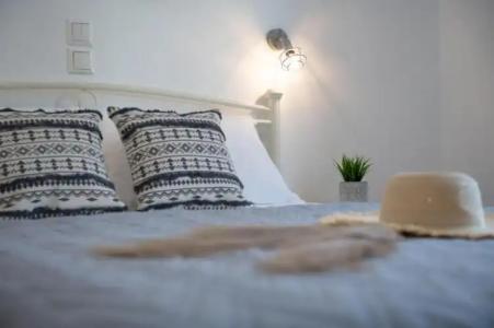 Petros Studios & Suites - 91