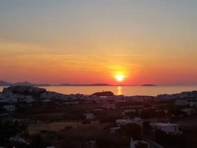 Petros Studios & Suites - 17