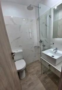 Petros Studios & Suites - 35