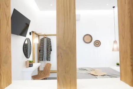 Petros Studios & Suites - 127