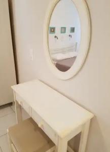 Petros Studios & Suites - 36