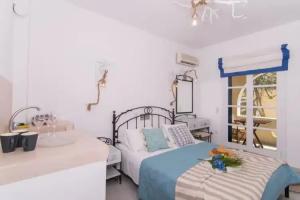 Terra Fos Naxos Studios, Naxos Chora