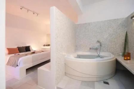 Kanale's Rooms and Suites - 110