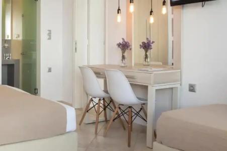 Kanale's Rooms and Suites - 43