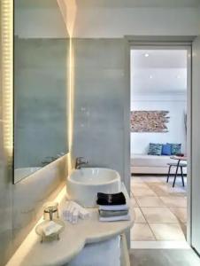 Kanale's Rooms and Suites - 77