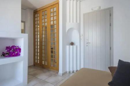 Kanale's Rooms and Suites - 14